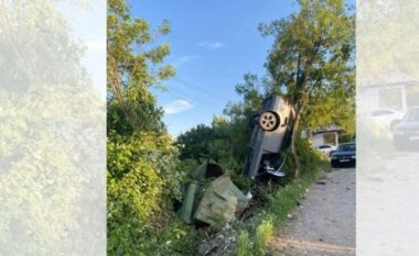 Aksident i rëndë në Dibër/ Një automjet mbetet i varur në pemë, plagosen dy persona
