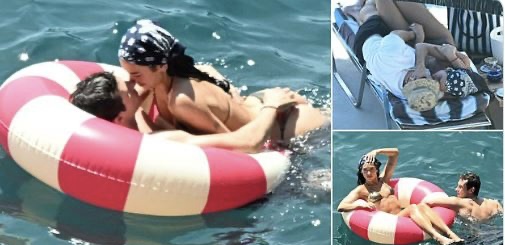 Dua Lipa dhe Callum Turner shfaqen më të dashuruar se kurrë në Itali, momente të ëmbla në muajin e mjaltit në Siçili
