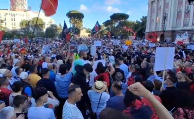 Tabaku: Protesta kundër një sistemi që ndryshon ligjet për pakicën dhe përjashton shumicën