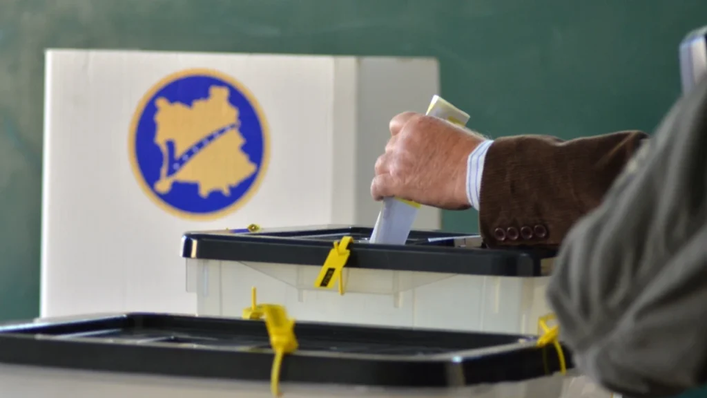 KQZ publikon të dhënat nga votimi në Kosovë, deri në mesditë votuan fizikisht gjysma e qytetarëve nga diaspora në 18 ambasada dhe kosullata
