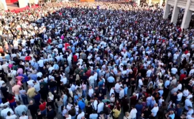 Nis festa për ditëlindjen e PS, mijëra socialistë mblidhen para “Arenës Kombëtare”