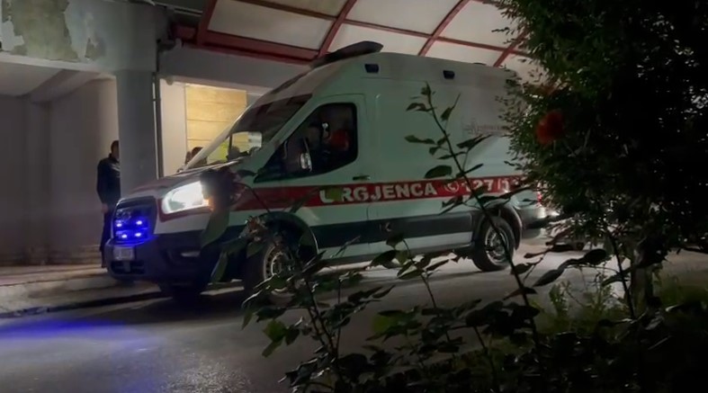 E rëndë, 4-vjeçari bie nga kati i dytë i banesës! I mituri në gjendje të rëndë, pritet transportimi drejt Tiranës