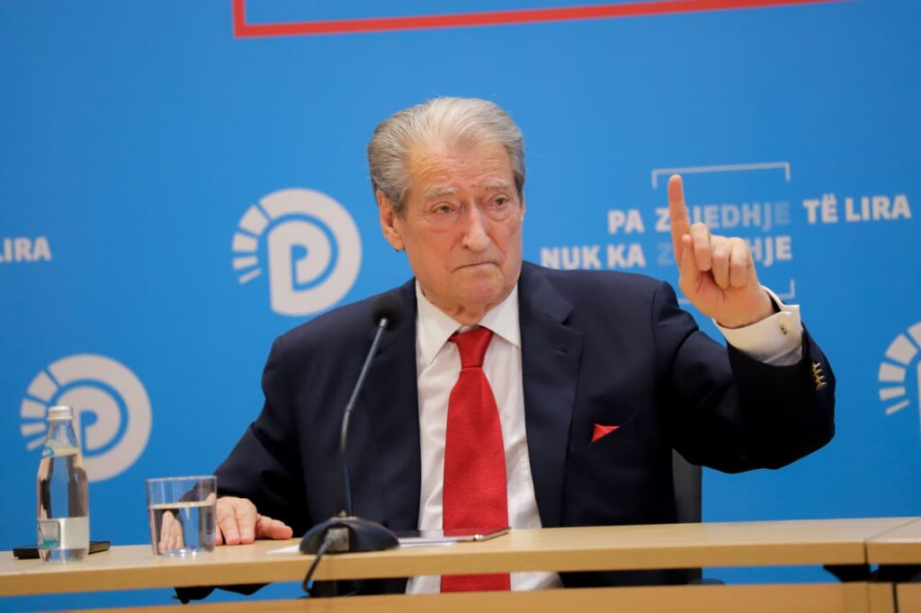 Pretenca ndaj saj ishte 36 vite burg dhe del e bën parada/ Berisha: Rama mbrojti Ballukun, hajduten më të madhe pas tij!