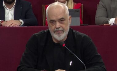 Incidentet e protestës në Zvërnec/ Rama: Edhe unë do të revoltohesha po të isha në vendin tuaj, protestuesi u tërhoq zvarrë si kafshë në sytë e policisë