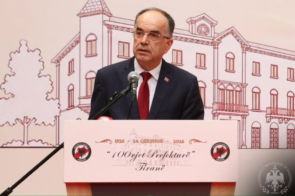 Presidenti Begaj mesazh për protestat: E drejta për t’u shprehur është kushtetuese. Angazhimi qytetar dhe respekti për ligjin ecin së bashku