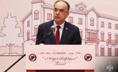 Presidenti Begaj mesazh për protestat: E drejta për t’u shprehur është kushtetuese. Angazhimi qytetar dhe respekti për ligjin ecin së bashku