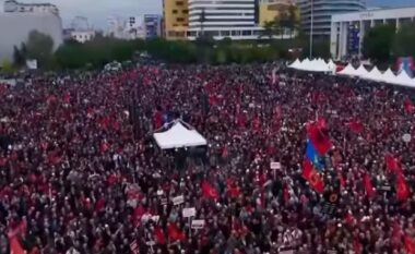 VIDEO/ Fjalimi që përloti protestuesit: 15 vite mungesë, 15 vite pritje…
