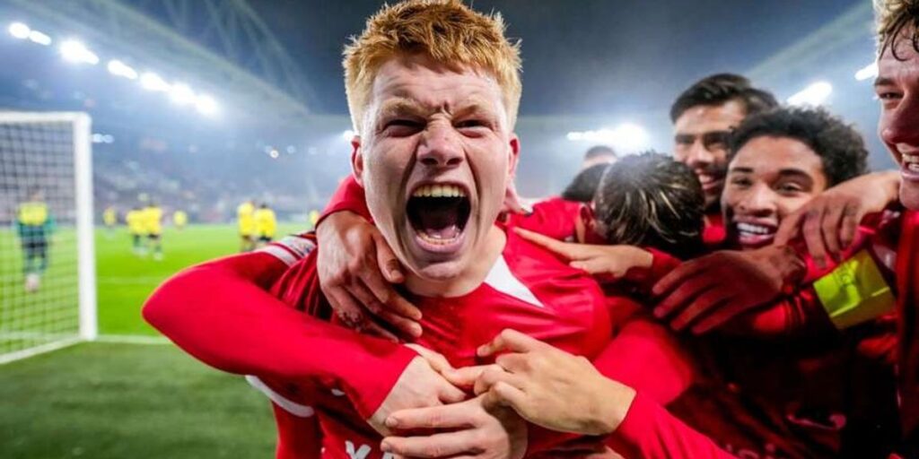Real Madridi mban në vëzhgim Kees Smit, Mourinho synon një tjetër mesfushor