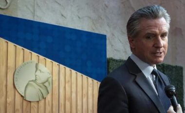 Gavin Newsom akuzon Trumpin: Më ka vënë në shënjestër sepse synoj Shtëpinë e Bardhë