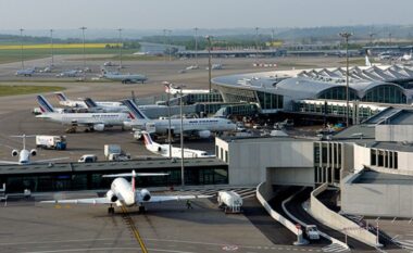 BE paralajmëron masa lehtësuese në kufij, pasi sistemi i ri i hyrje-daljeve po krijon radhë të gjata në aeroporte