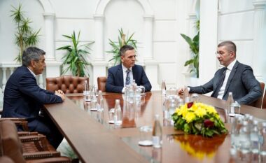 Mickoski tregon kur do të takojë VLEN-in dhe ZNAM-in për riformatimin e Qeverisë