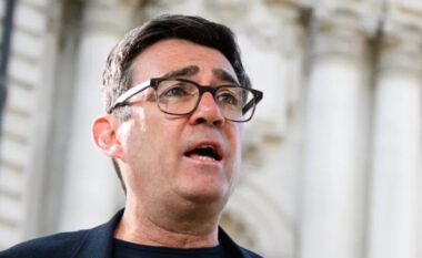 Andy Burnham, figura laburiste që kthehet në Westminster dhe shihet si sfidues i mundshëm i Starmer