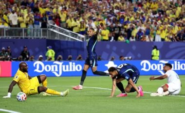 Goditje e madhe për Brazilin, Raphinha del nga loja pas një lëndimi