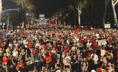Sot protesta e 24/ Qytetarët kërkojnë dorëheqjen e kryeministrit Rama: Të vendosur deri në rrëzimin nga pushteti