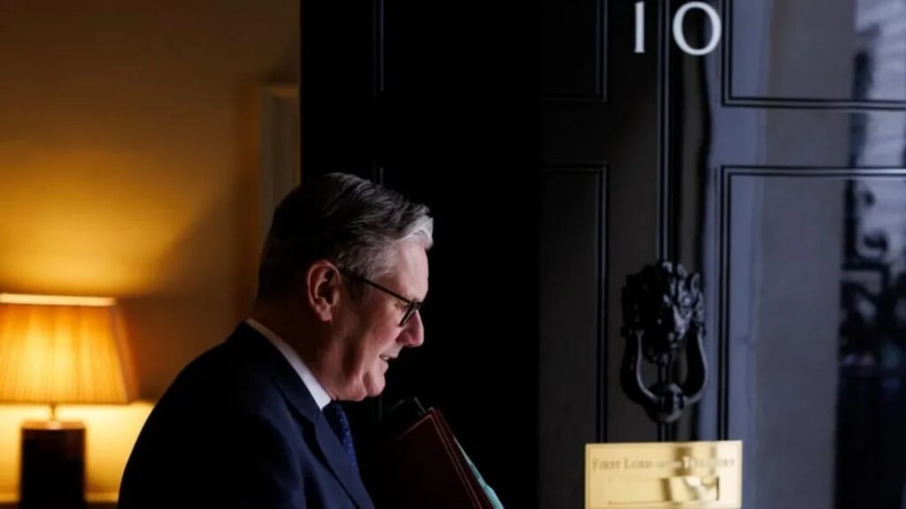 Uncertainty Grows in British Politics, Attention Focuses on Downing Street and the Prime Minister’s Future