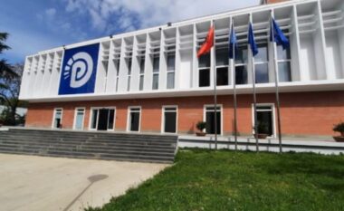 PD kërkon me urgjencë mocion me debat në Kuvend për protestat, para mbylljes së sesionit të enjten