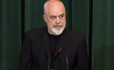 Rama reagon sërish për protestat në Tiranë: Kujt po i shërben, o hoxhë, që je futur në protestë?