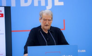 Berisha deklaron mbështetje për pesë kërkesat e protestuesve dhe i bën thirrje Kuvendit t’i shqyrtojë