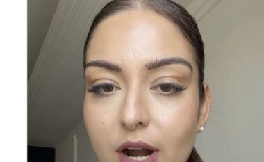 Sara Mila sulmon organizatorët e protestës në Zvërnec: Pas 22 ditësh doli në pah Dritan Goxhaj, një figurë që ajo e quan karikaturë gjeopolitike