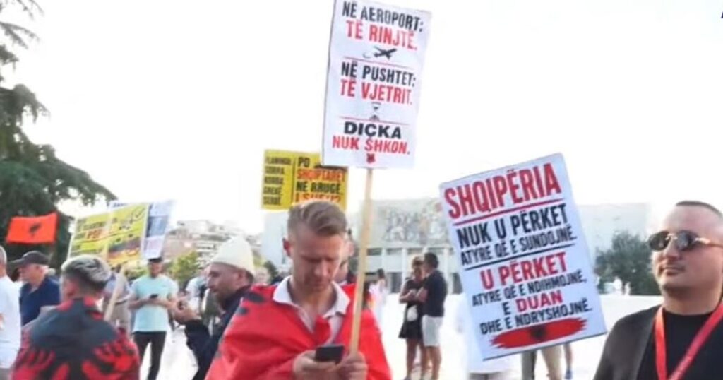 The 24th Day of the Protest, Citizens Gather Again in Skanderbeg Square