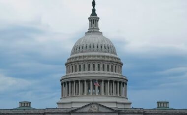Senati miraton kufizimin e kompetencave të luftës së Trump ndaj Iranit, në një sinjal të fortë për Presidentin