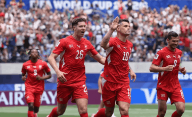 Granit Xhaka shmang krahasimet, edhe pse shumë emra të mëdhenj e quajnë më të mirin në historinë e Zvicrës