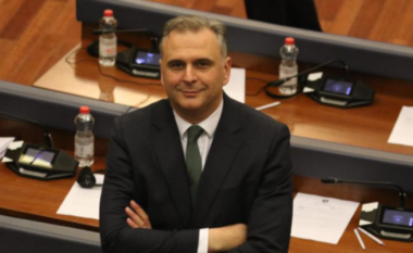 Bajqinovci ironizon Abdixhikun: Çështja nuk është te reklama, por te mungesa e rezultateve