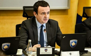 Kurti: Pesë ish-zyrtarë të policisë serbe u ndaluan për Masakrën e Reçakut pas gjashtë muajsh hetime