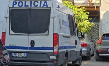 Gjykata e Durrësit lë në “Arrest në burg” 27-vjeçarin e akuzuar për vrasjen e fqinjit në Rrogozhinë, zbardhet dëshmia
