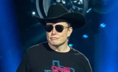 Elon Musk del nën pragun e 1 trilion dollarëve pas rënies së aksioneve të SpaceX dhe Tesla-s