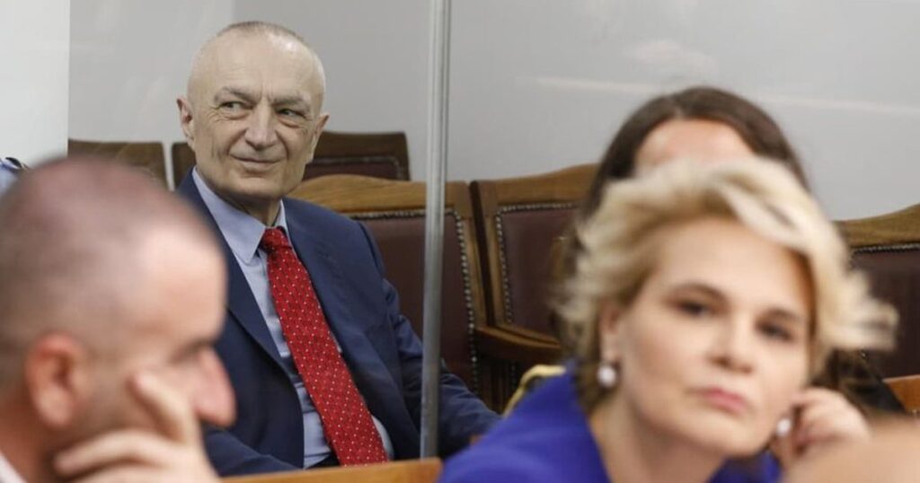 Përplasje në seancën e GJKKO-së mes Ilir Metës dhe Monika Kryemadhit: “Mjaft, mos fol me thashetheme”, ndërhyn edhe gjykata
