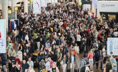 Sistemi EES nën kritika, pritje të gjata në aeroporte për regjistrimin e hyrje-daljeve