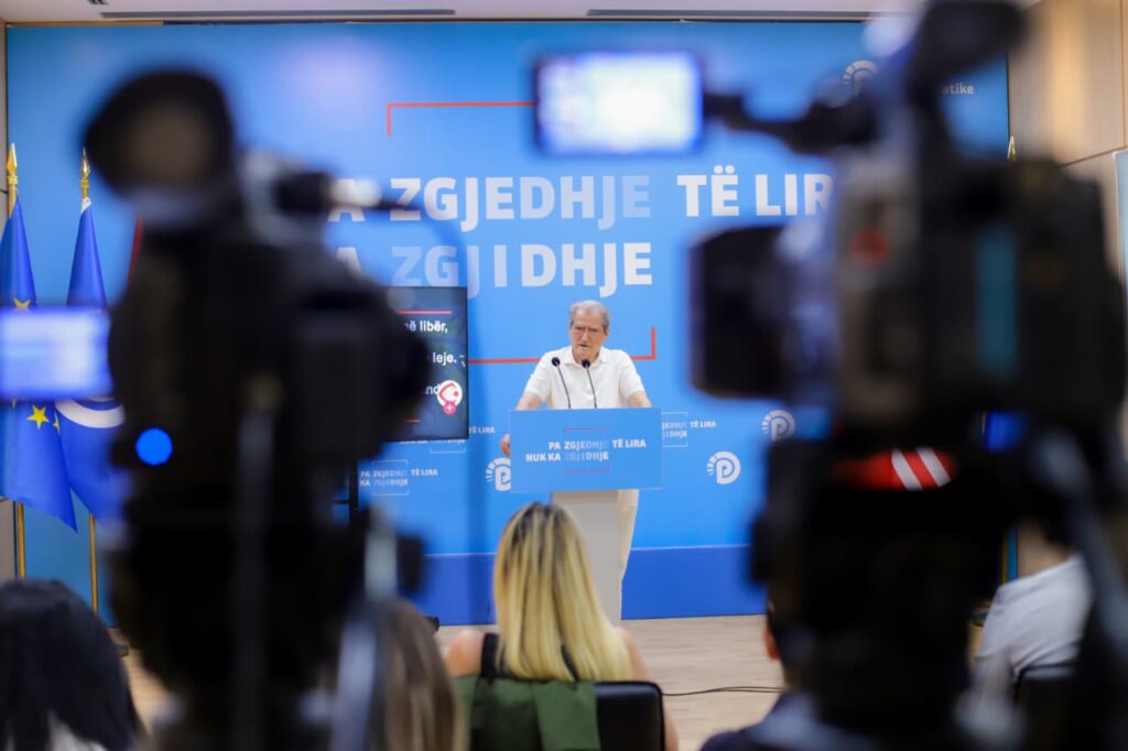 Berisha mbështet kërkesat e protestuesve: PD pro kufizimit të mandatit të kryeministrit në dy mandate