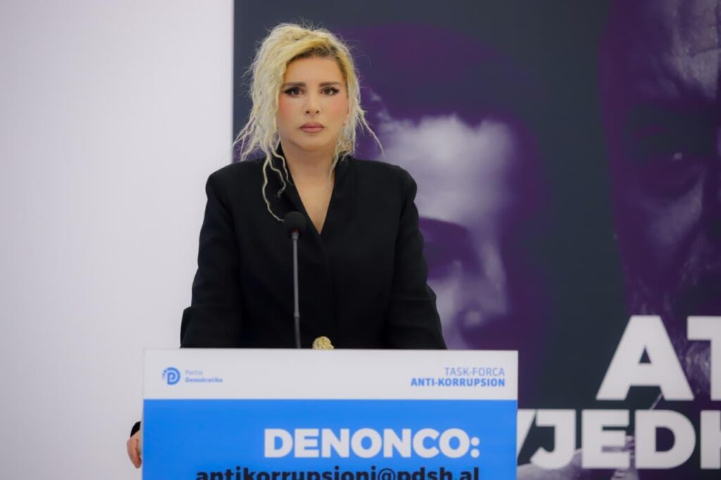 Skandal në Himarë/ PD: Kryebashkiaku Tavo i dorëzon 7308 prona një kompanie private, dyshime për grabitje me vulë zyrtare
